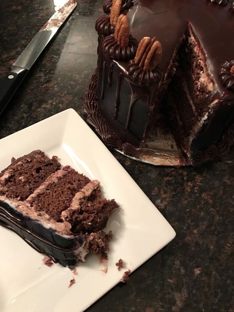 Chocolate Pecan Cake, Cherry Bourbon, Cake With Cherry, Bourbon Cherries, I Want Food, Cherry Filling, Boozy Desserts, Pecan Cake, Recipes Snacks