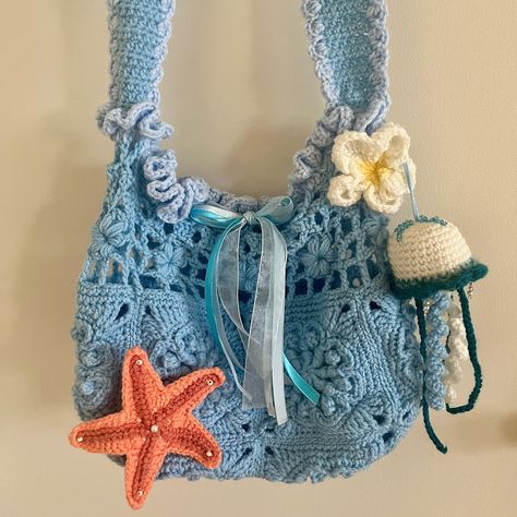 All Posts • Instagram Ocean Themed Crochet, Crochet Ocean, Crochet Shoulder Bag, Crochet Clothing And Accessories, Crochet Gift, Yarn Bag, Bag Summer, Fun Crochet Projects, Alligator Clips