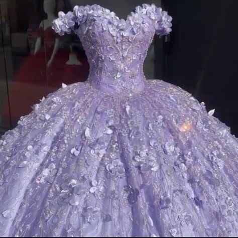 Butterfly Quince Dress, Butterfly Quinceanera Dress, Purple Quince Dress, Lilac Quinceanera Dresses, Lavender Quinceanera Dresses, Lavender Quinceanera, Purple Sweet 16, Quince Dresses Purple, Moda Medieval