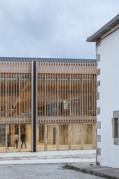 Wooden Structure Architecture, Library Doors, Architecture Art Nouveau, Wood Facade, Timber Architecture, Wooden Facade, Wood Building, Wood Architecture, Timber Structure