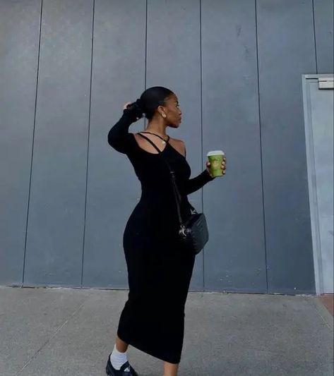 Midi Dress Outfit Street Style, Black Clean Girl Outfits, Black Maxi Dress Outfit Ideas Winter, Long Body Con Dress Outfit, Body Con Dress Outfit Winter, Body Con Dress Outfit Casual, Black Maxi Dress Outfit, Barbie Tingz, Long Black Maxi Dress