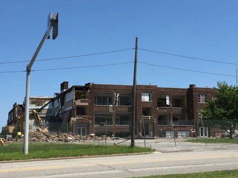 Remembering the Old Austintown Fitch High School - Our Haunted Travels Education Degree, The Paranormal, Paranormal Activity, Sixth Grade, Student Teaching, Take Pictures, Lamp Post, The Old, Ohio