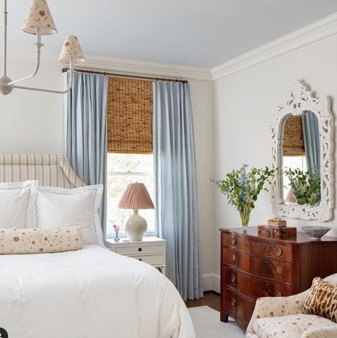 Friday Favorites 12 - Southern Hospitality Master Bedrooms Grandmillenial, Blue Ceiling Hallway, Grand Millennial Style Bedroom, Coastal Grandmother Bedroom, Grandmillennial Bedroom, Southern Bedroom, Fresh Bedroom, Home Decor Cozy, Grand Millennial