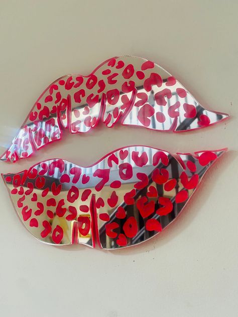 💋Wall  Lips💋 Solid acrylic laser cut lips They look absolutely lush as part of a gallery wall...but also on their own as a real statement piece. Gorgeous silver mirror acrylic which has been reverse engraved and hand inked with neon pink on the reverse. So all the work is done on the reverse and doesn't disturb the stunning reflection on the front 😍😍 Dimensions  Width 25cm Height 15cm *Attachments not included. We suggest using an extra strong double sided tape to attach to the wall Lip Decor, Chambre Inspo, Acrylic Laser Cut, Uni Room, Future Apartment Decor, College Room, Mirror Acrylic, Cute Bedroom Decor, Apartment Decor Inspiration