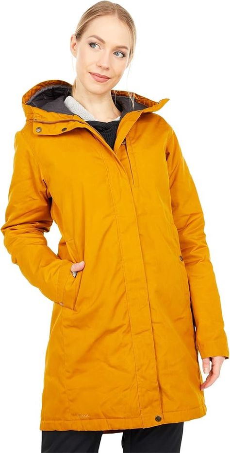 Amazon.com: Fjallraven Women's Kiruna Padded Parka : Clothing, Shoes & Jewelry Best Winter Jackets, Fjallraven Women, Laid Back Outfits, Cozy Jacket, Winter Jackets Women, Effortless Chic, Cozy Sweaters, Unique Fashion, Women's Style