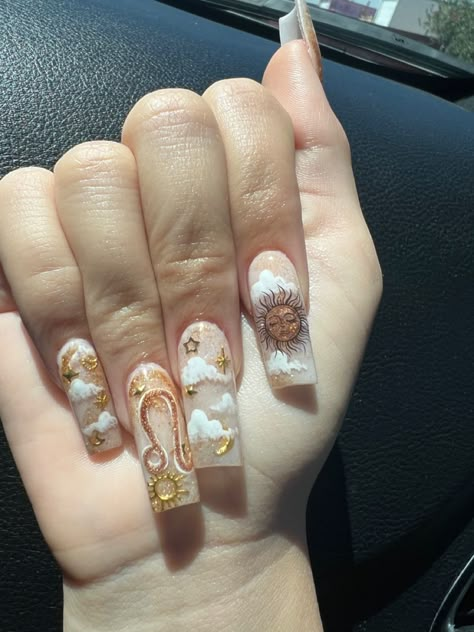 Summer Birthday Nails Square, Earth Sign Nails, Brown Bling Acrylic Nails, Gold Leo Nails, Astrology Nails Acrylic, Leo Acrylic Nails Zodiac, Leo Bday Nails, Aries Zodiac Nail Designs, Leo Nail Ideas