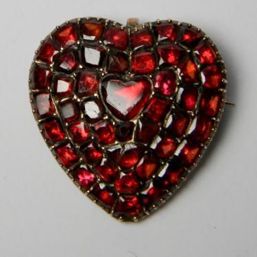 Garnet Jewellery, Garnet Heart, Garnet Birthstone, Red Jewel, Pendant Brooch, Romantic Jewelry, Art Jewelry Contemporary, Romantic Jewellery, Red Jewelry