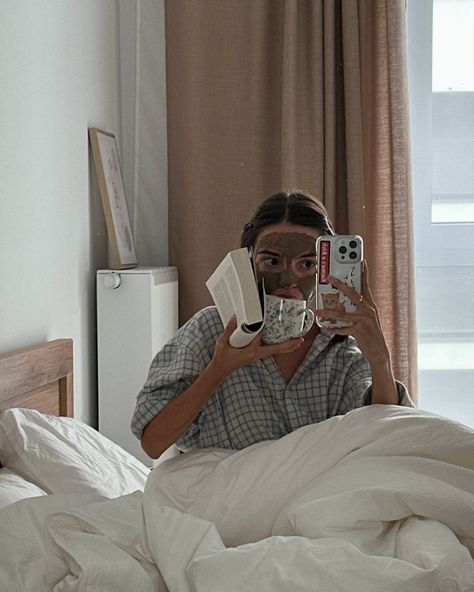 Self care routine with @crumb.ukraine 🐣 #aesthetic #morning Morning Routine Photoshoot, Daily Aesthetic Routine, Morning Commute Aesthetic, Enfp Morning Routine, Morning Girl Aesthetic, Morning Astethic, Self Care Sunday Aesthetic, Morning Person Aesthetic, Slow Productivity