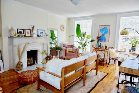 Dining Room Sofa, Architecture Restaurant, Design Café, Rental Apartment, Parisian Cafe, Small Studio Apartments, Apartment Tour, Brooklyn Heights, Living Room Photos