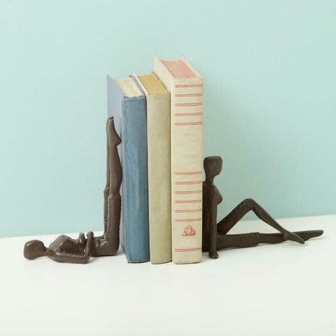 Bookend Ideas, Diy Interior Design Projects, Furniture Joinery, Diy Bookends, Deco Interiors, Sculpture Art Clay, Cerámica Ideas, Tanah Liat, Family Coloring