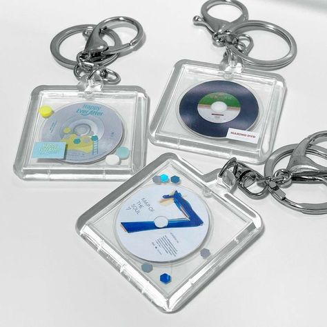 Diy Keyring, Kpop Diy, Bts Merch, Keychain Design, Kpop Merch, Cd Dvd, Cute Keychain, Key Chains, Resin Crafts