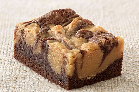 Dot brownies with decadent dollops and you get Peanut Butter Cheesecake Brownies. These Peanut Butter Cheesecake Brownies look like swirls of sweetness. Peanut Butter Cheesecake Brownies, Cheesecake Brownies Recipe, Chocolate Peanut Butter Cheesecake, Bakers Chocolate, Peanut Butter Cheesecake, Peanut Butter Brownies, Cheesecake Brownies, Unsweetened Chocolate, Kraft Recipes