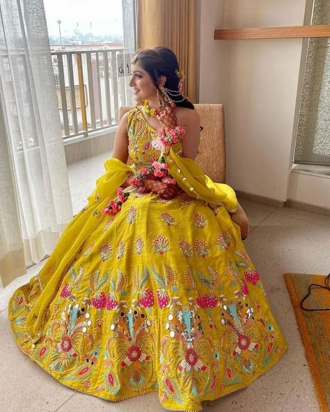 Haldi Dress For Bride, Mehendi Outfits For Bride, Haldi Dress Ideas, Haldi Outfit For Bride, Haldi Ceremony Outfit, Haldi Dress, Haldi Outfits, Haldi Outfit, Latest Bridal Lehenga