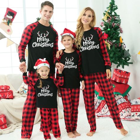 Christmas pictures family outfits