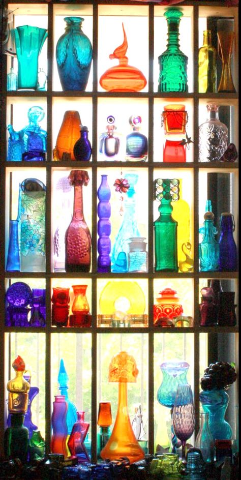 Cozy Little House: How To Put Collections On Display Colored Glass Bottles, Colored Glass Vases, Deco Boheme, Gorgeous Glass, Glass Vases, Bottles And Jars, On The Shelf, Displaying Collections, Cheap Home Decor