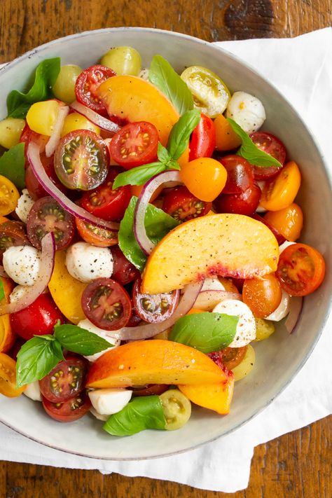 Nectarine Salad, Tomato Caprese, Summer Bbq Recipes, Italian Dinner Party, Whats Gaby Cooking, Italian Dinner, Bon Appetite, Salad Side Dishes, Easy Delicious Recipes