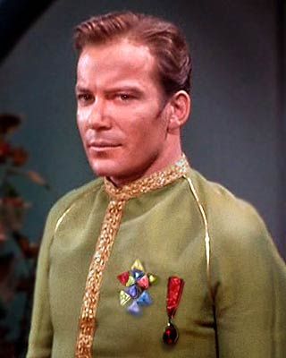 Star Trek "Kirk in Dress". . . this looks like that episode where he's on trial and Spock wins the case with games of chess. I love that one :) Star Trek Kirk, Alien Nation, Jim Kirk, Star Trek Crew, Star Trek Cast, Star Trek 1966, James T Kirk, Star Trek Captains, Star Trek Funny