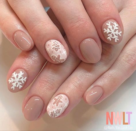 Christmas Nail Art Ideas & Design, Natural Nail Designs Christmas, Short Neutral Christmas Nails, Gingerbread Nail Ideas, Muted Christmas Nails, Melted Snowman Nails, Simple Gingerbread Nails, Neutral Nails Christmas, Christmas Nails Nude Colors