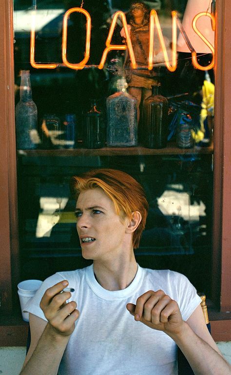 David Bowie – Behind the Scenes of The Man Who Fell to Earth | Painted Wolf Duncan Jones, Man Who Fell To Earth, Drag Ideas, Photo Star, Aladdin Sane, Space Oddity, Robert Mapplethorpe, Major Tom, Images Harry Potter