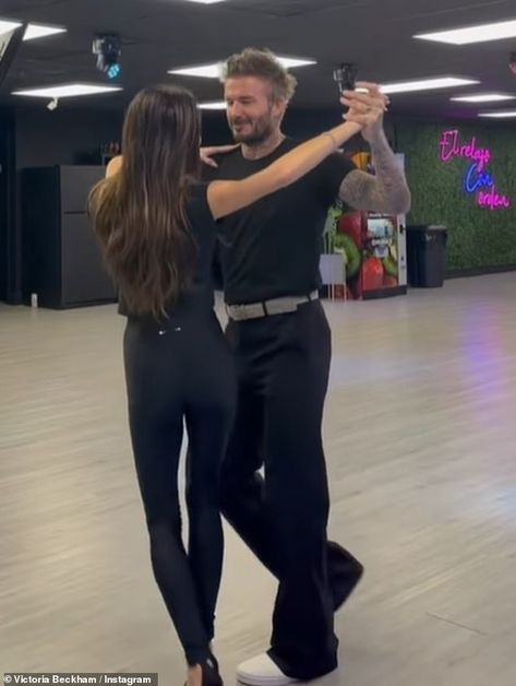 Viktoria Beckham, Salsa Lessons, David Beckham Style, Posh And Becks, Salsa (dance), Victoria And David, Cute Celebrity Couples, David And Victoria Beckham, Victoria Beckham Style