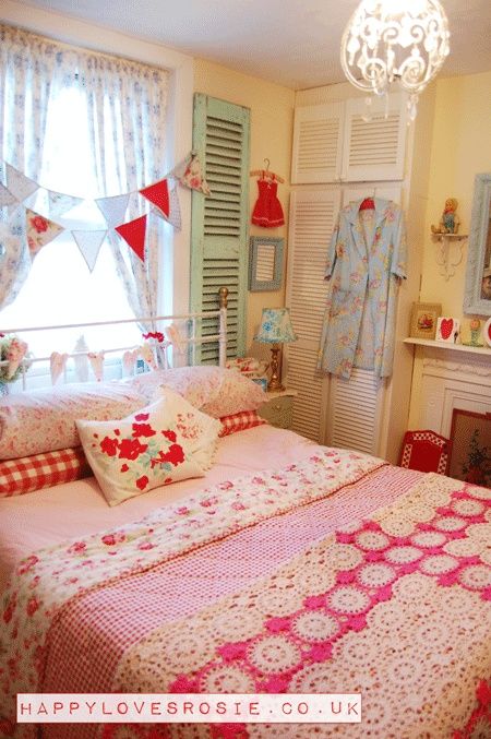 cute romantic bedroom Cottage Bedroom, Yellow Bedroom, Bedroom Red, Shabby Chic Bedroom, Deco Originale, Shabby Chic Bedrooms, Pretty Bedroom, Vintage Bedroom, Bedroom Pictures