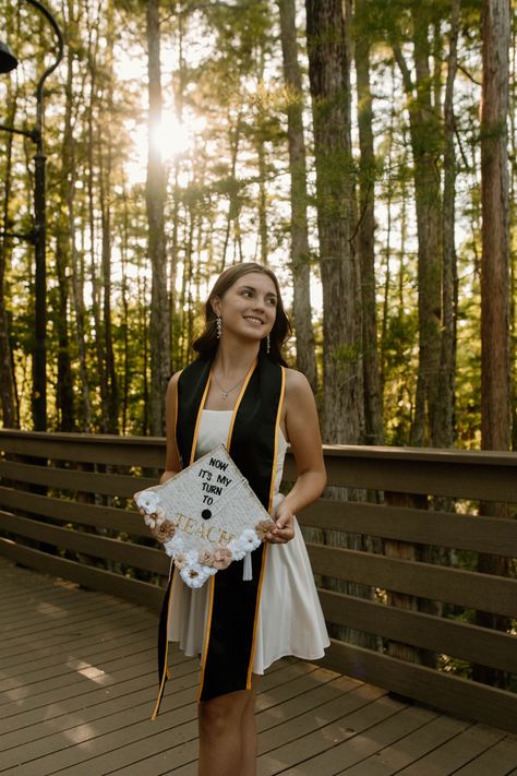 Senior Picture Ideas Boardwalk, Outdoor Grad Photos, Ucf Grad Pics, Graduation Pose Ideas Grad Pictures, Park Graduation Pictures, Graduation Pictures Ucf, Ucf Grad Photos, Forest Graduation Pictures, Graduation Pictures Nature