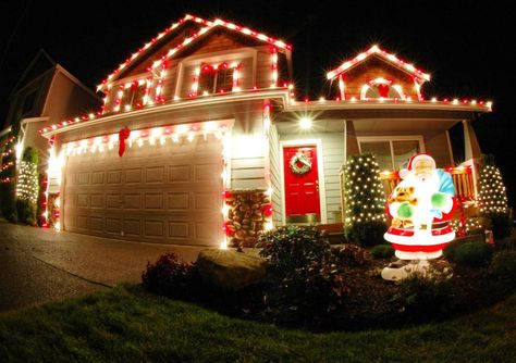 Bright Shining Christmas Lights - 50 Best Outdoor Christmas Decorations…                                                                                                                                                                                 More Ikea Deco, Best Outdoor Christmas Decorations, Exterior Christmas Lights, Outdoor Christmas Diy, Solar Christmas Lights, Christmas Lights Outside, White Christmas Lights, Decoration Vitrine, Christmas Light Installation