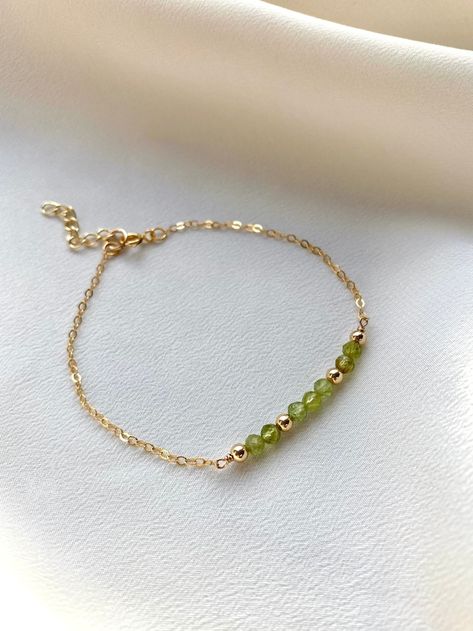 SoelleJewelry - Etsy UK Birthstone Bracelet Diy, Minimalist Bracelets, Peridot Jewelry, Beads Bracelet Design, Birthstone Bracelet, August Birthstone, Jewelry Beaded, Opal Bracelet, Birthstone Bracelets