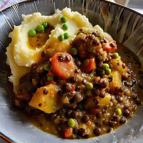 Stew Over Mashed Potatoes, High Protein Vegetables, Sweet Potato Fritters, Over Mashed Potatoes, Vegetable Quinoa, Potato Fritters, Vegan Recipes Beginner, Creamy Garlic Sauce, Vegan Carrot Cakes