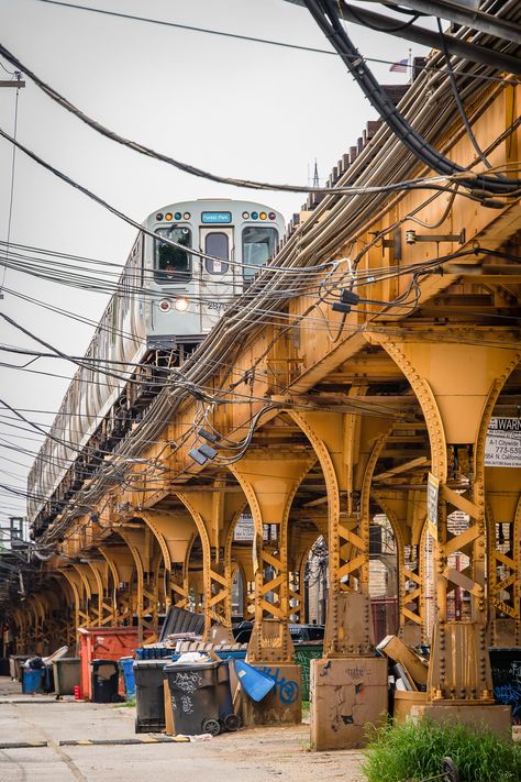 High resolution digital download photo of a Chicago elevated train. Chicago El Train, Reference Things, Chicago Train, Elevated Train, Environment Study, Chicago Metro, Moving Train, Chicago Transit Authority, Train Photo