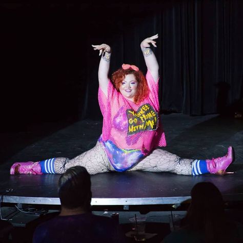 Woman Chronicles Journey To Becoming Plus-Size Dancer After Someone Mistook Her For Burlesque Performer - Comic Sands Plus Size Burlesque, Aerial Skills, Burlesque Performer, Burlesque Dancer, Old Software, People Reference, Burlesque Costumes, Ginger Snaps, Dance Class