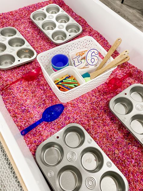 Diy Birthday Sensory Bin, Sensory Party Activities, Sensory Table Materials, Muffin Sensory Bin, Large Sensory Table, Sensory Themed Birthday Party, Sensory Play Birthday Party, Birthday Party Sensory Bin, Birthday Sensory Play