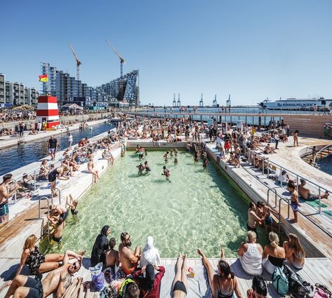 Public Pools as Public Spaces: The Role of Swimming and Bathing in Cities | ArchDaily Diving Pool, Bjarke Ingels, Public Architecture, Public Bath, Bali Hotels, Public Realm, Football Stadium, Urban Park, Architecture Studio