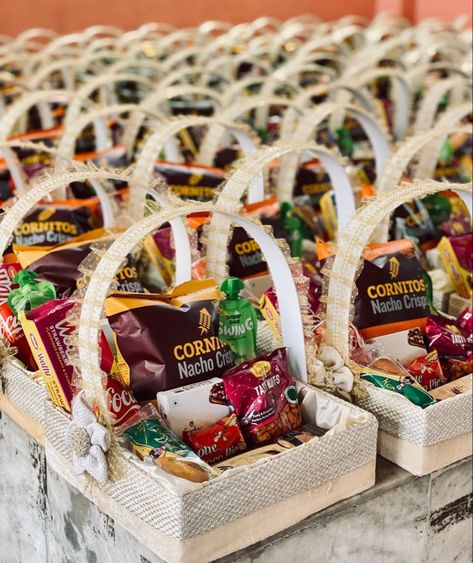 Wedding Hampers For Guests Basket Ideas, Room Hampers For Indian Weddings, Wedding Hampers For Guests, Wedding Room Hampers, Wedding Return Gifts Indian, Rakshabandhan Hampers, Room Hampers, Hamper Packaging, Cny Hampers