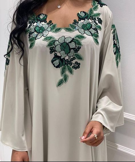 Jalabia Styles, Kaftan Designs, Elegant Outfit Classy, Mode Turban, Designer Kurti Patterns, Moroccan Fashion, Stylish Short Dresses, Fashion Corner, Bridal Dress Fashion