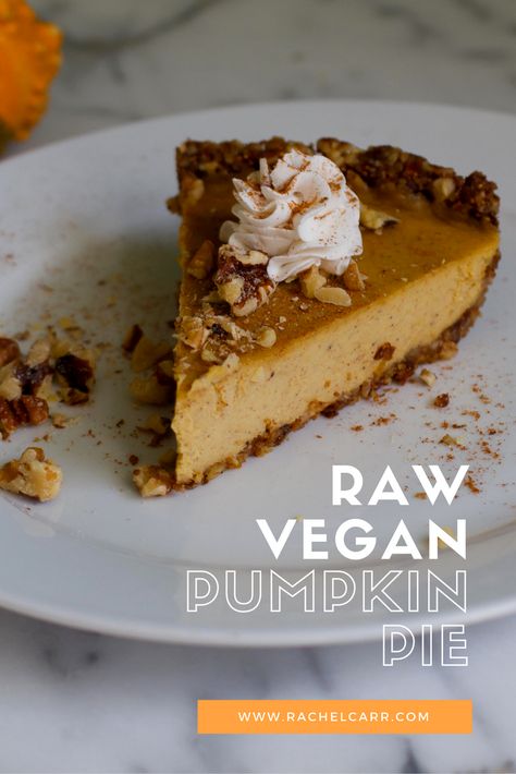 Raw Vegan Pumpkin Pie-so delicious and wicked healthy Healthy Pumpkin Pies, Raw Vegan Desserts, Vegan Pumpkin Pie, Homemade Pumpkin Pie, Raw Cake, Vegan Pie, Desserts Vegan, Raw Desserts, Raw Food Diet