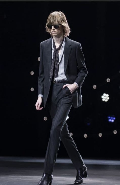 Glam Rock Outfit Men, Rock Outfit Men, Glam Rock Outfits, Ysl Outfit, Rocker Aesthetic, Asian Men Fashion, Rock And Roll Fashion, Tuxedo Women, Queen Outfit