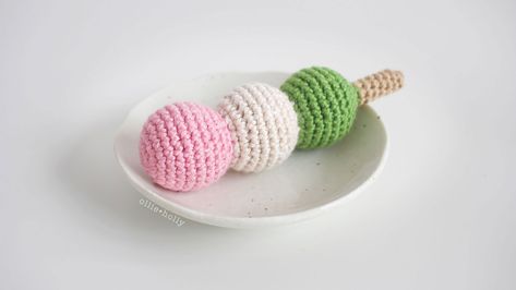 Ollie + Holly | Amigurumi Crochet Patterns Hanami Dango, Amigurumi Food, Sakura Mochi, Crochet Ornament Patterns, Crochet Food, Crochet Amigurumi Free Patterns, Yarn Tail, Fun Crochet Projects, Single Crochet Stitch