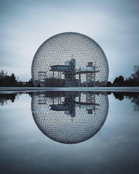 Fubiz (@fubiz) | Twitter Richard Buckminster Fuller, Neo Futurism, Skyscraper Building, Building Landscape, African Interior Design, Buckminster Fuller, Eco Architecture, Archi Design, Architecture Collage