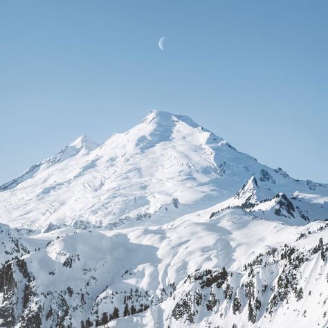 Mount Baker, Pacific Northwest Travel, Mountain Aesthetic, Mountains Aesthetic, Camping Van, North Cascades, Snow Mountain, Snowy Mountains, Environment Design