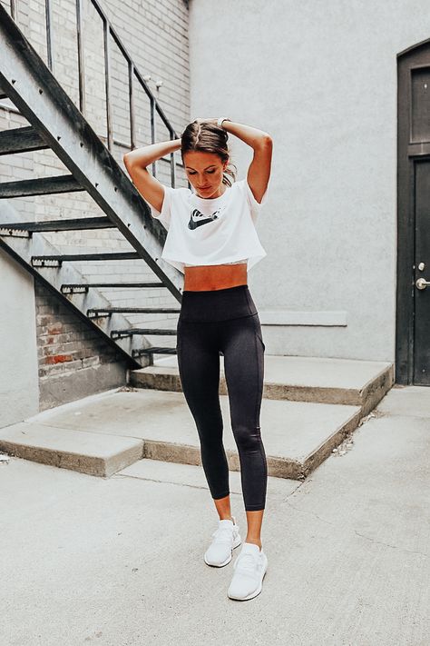 My Top Activewear Picks From the Nordstrom Anniversary Sale - Lauren Kay Sims Workout Outfits For Women, Cute Athletic Outfits, Lauren Kay Sims, Cute Sporty Outfits, Cute Workout Outfits, Winter Leggings, Legging Outfits, Workout Attire, Nordstrom Anniversary Sale