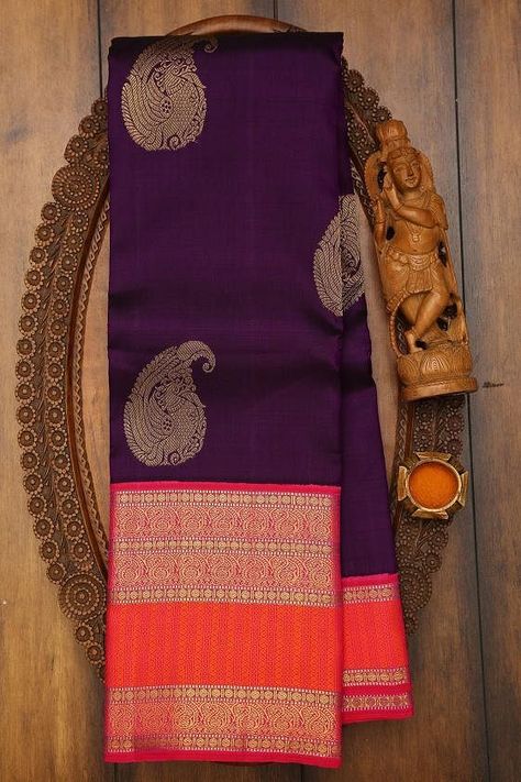 Wine Kanchipuram Saree, New Kanchipuram Silk Saree Collections, Dark Purple Saree Blouse Combination, Different Blouse Designs For Silk Saree, Silk Saree Combination, New Silk Saree Collections, Silk Saree Look Traditional, Kanchipuram Silk Saree Wedding Latest, Purple Kanchipuram Saree