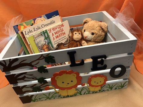 Wooden Crate Gift Basket Ideas, Crate Gift Basket Ideas, Lion Nursery, Canvas Bag Diy, Baby Shower Souvenirs, Girl Gift Baskets, Painting Wooden Letters, Gift Crates, Crate Ideas