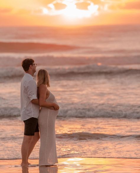 Maternity Photo Shoot On Beach, Beach Sunset Maternity Photoshoot, Beach Maturity Shoot, Beach Maternity Photos Couples Sunset, Maternity Photography Beach Poses, Pregnancy Beach Photoshoot, Beach Pregnancy Pictures, Beach Maternity Photos Couples, Pregnancy Photoshoot Beach