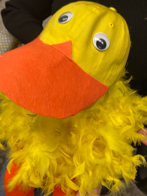 #diy #halloween #trunkortreatideas #ducks #bathpeople #Bubblebath #Ducks for #Halloween #DIYDucks #HalloweenFun #DIY #Quack Duck Costume For Women, Duck Costume Diy, Shrek Musical, Duck Costume, Duck Costumes, Book Week Costume, Costume For Women, Diy Costume, Ugly Duckling