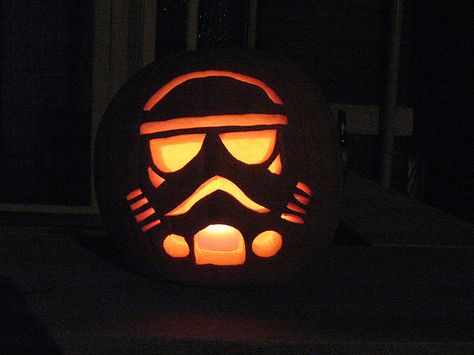 Storm trooper jack-o-lantern by Jeff Kopp Star Wars Pumpkin Carving, Pumkin Carving Ideas, Star Wars Pumpkin, Pumkin Carving, Creative Pumpkin Carving, Easy Pumpkin Carving, Hallowen Ideas, Pumpkin Carving Patterns, Halloween Pumpkin Designs