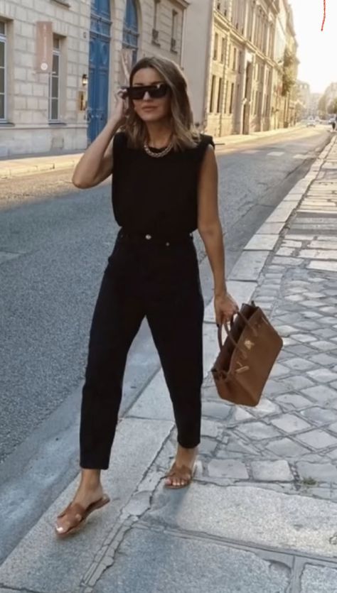 Tidy Casual Outfit, Relaxed Evening Outfit, Summer Drinks Outfit Evening, Black Pants Dinner Outfit, Mums Night Out Outfits, Black Summer Work Outfits, All Black Summer Outfits For Work, Casual Pub Outfits Women, After Work Happy Hour Outfit Summer