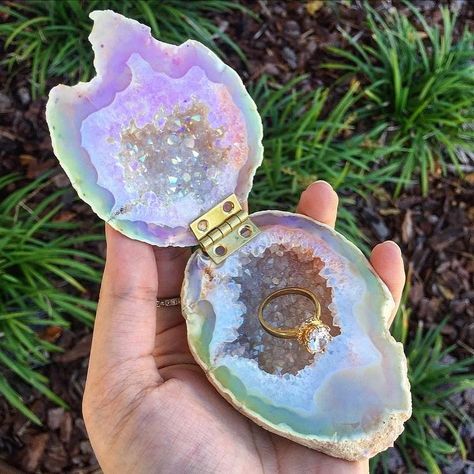 Each geode box is one of a kind. They make the perfect box to pop the question to that special someone. Make that special moment that much more unique. Creative Engagement Rings, Geode Ring, Perfect Proposal, Engagement Ring Box, Wedding Ring Box, Put A Ring On It, Diy Schmuck, Crystal Gems, Rocks And Minerals