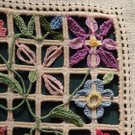 Italian Embroidery Italian Embroidery, Embroidery Styles, Catherine De Medici, Drawn Thread, Different Stitches, Learning Italian, Italian Language, Thread Work, Beautiful Embroidery