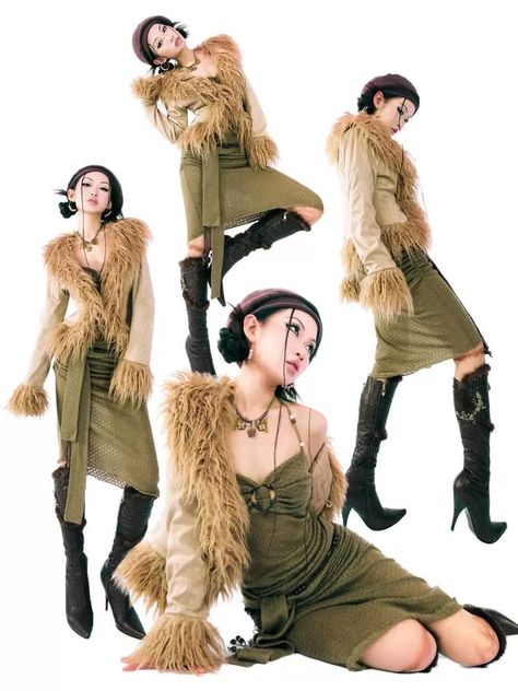 Avant Garde Casual Fashion, Leaning Against Wall Pose Reference, Delicate Poses, Y2k Pose, Confident Poses, Flying Poses, Happy Poses, Y2k Poses, Relaxed Poses